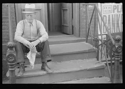 New York, New York. 61st Street between 1st and 3rd Avenues. A tenant, New York (State), 1938
