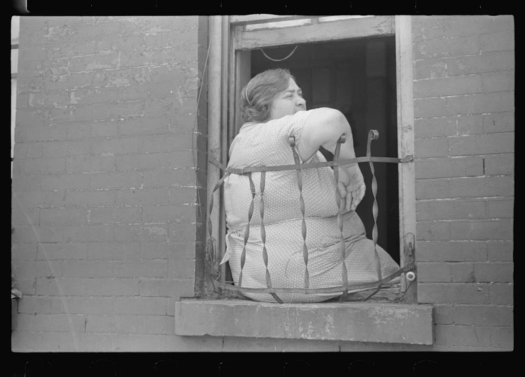 New York, New York. 61st Street between 1st and 3rd Avenues. A tenant, New York (State), 1938