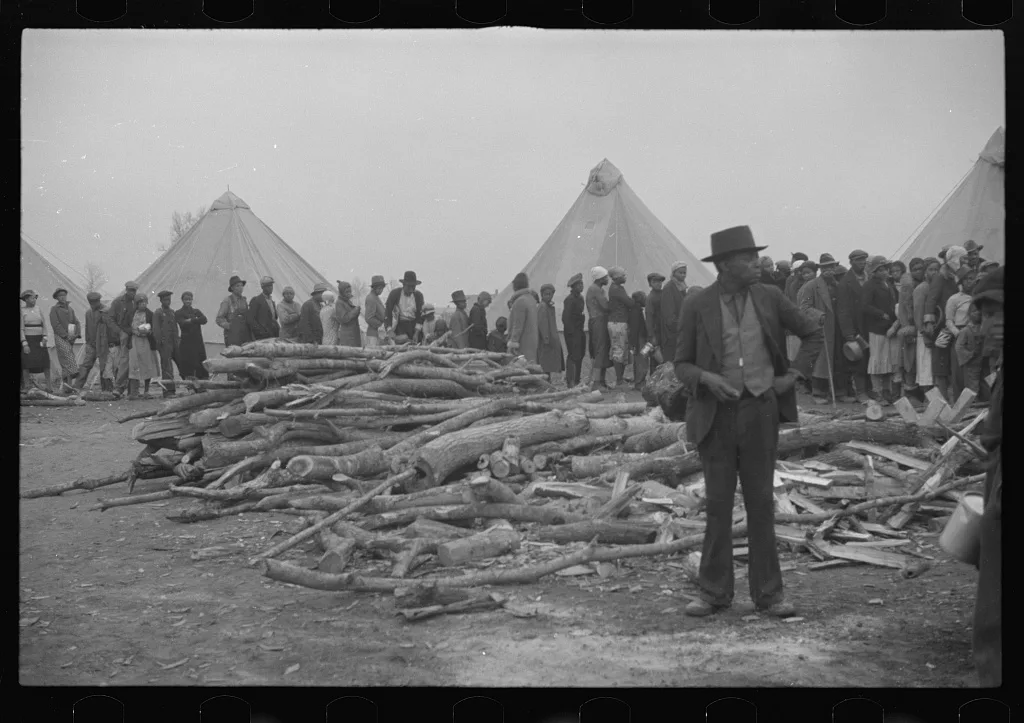 [Untitled photo, possibly related to: Negroes in the lineup for food…, Arkansas, 1937
