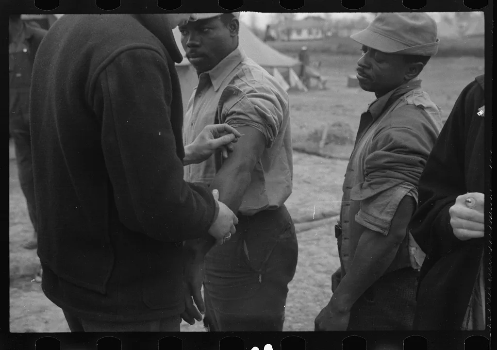 [Untitled photo, possibly related to: Vaccination in the camp for…, Arkansas, 1937