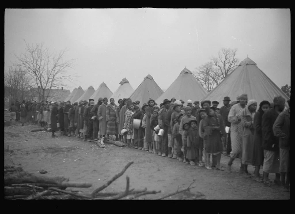 [Untitled photo, possibly related to: Negroes in the lineup for food…, Arkansas, 1937