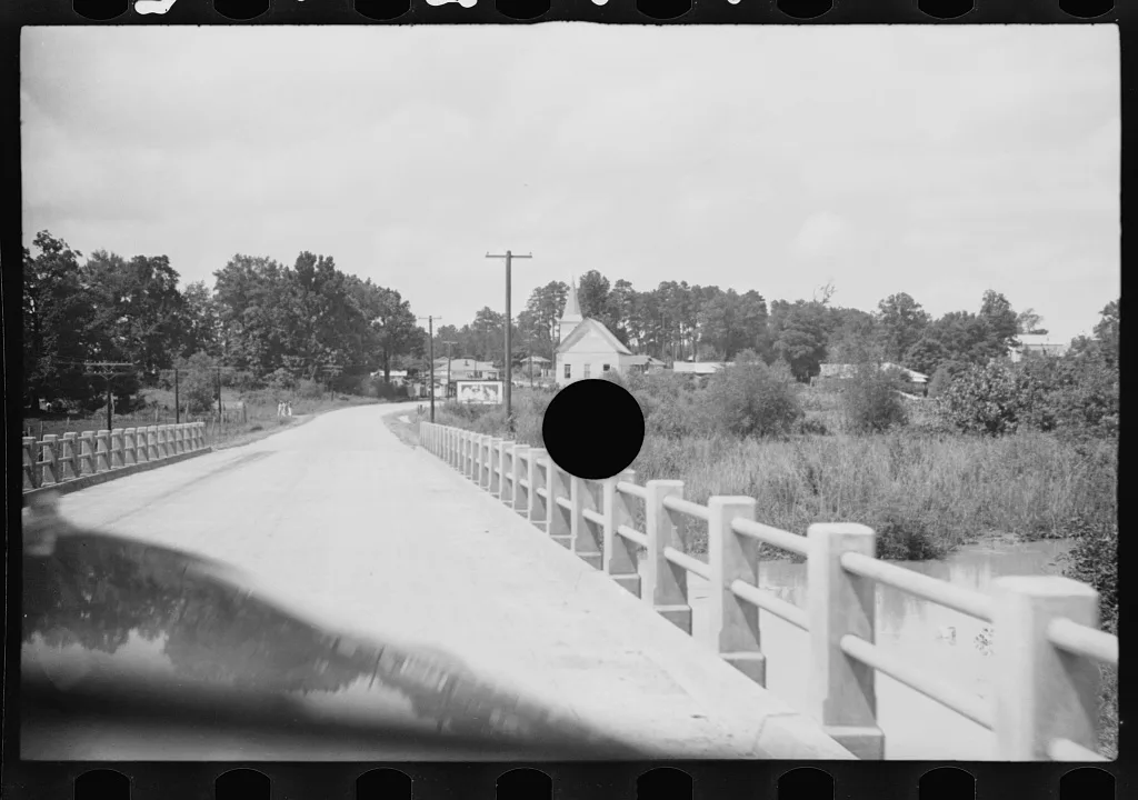 [Untitled photo, possibly related to: Roadside scene, Alabama.…, 1936