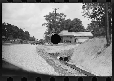 [Untitled photo, possibly related to: Roadside scene, Alabama.…, 1936