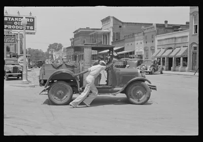 Street scene, Greensboro, Alabama, 1936