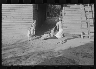[Untitled photo, possibly related to: Burroughs children playing in…, Alabama, 1936