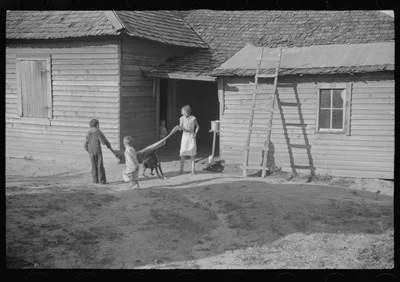 [Untitled photo, possibly related to: Burroughs children playing in…, Alabama, 1936