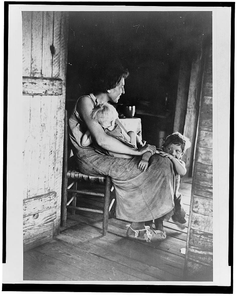 Lily Rogers Fields and children. Hale County, Alabama, 1936