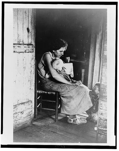 Lily Rogers Fields and children. Hale County, Alabama, 1936