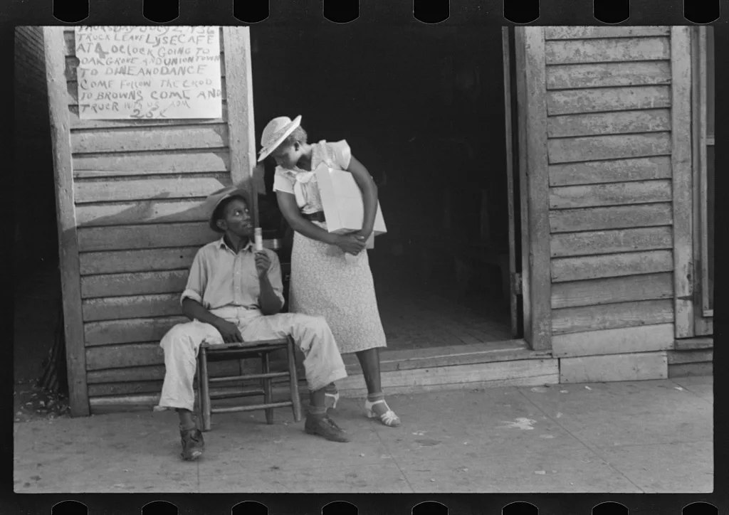 Sidewalk scene, Alabama, 1936