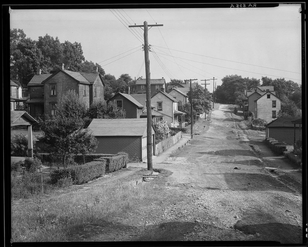 Back street. Mount Pleasant, Pennsylvania. Westmoreland County, 1935