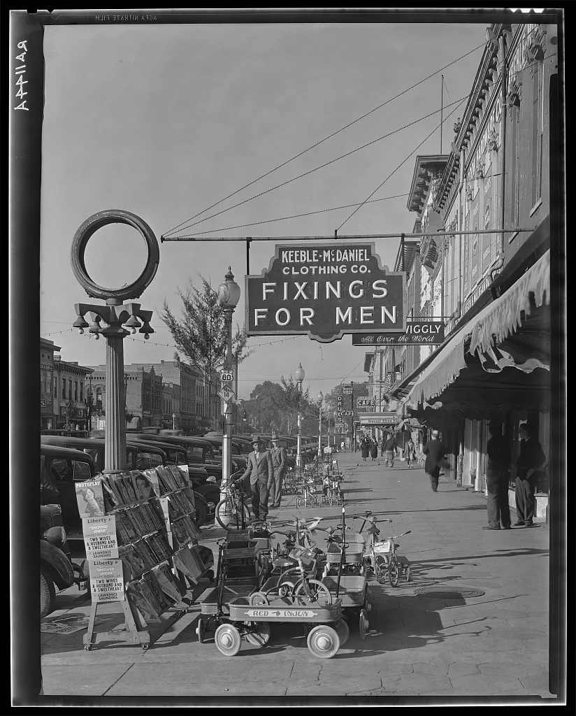 Main street. Selma, Alabama, 1935