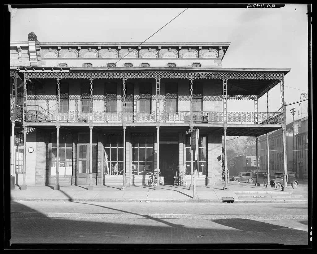 Main street architecture. Selma, Alabama, 1935