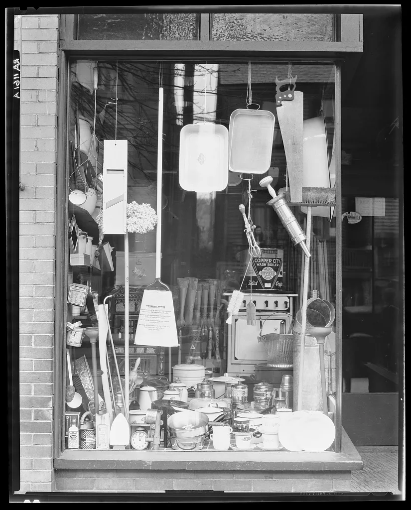 Household supply store. Bethlehem, Pennsylvania, 1935