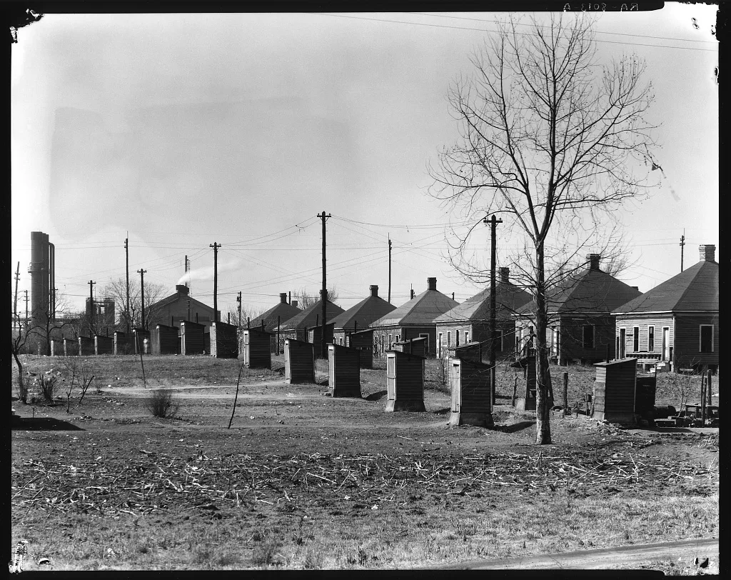 Steelmill workers' company houses and outhouses. Republic Steel…, Alabama, 1936
