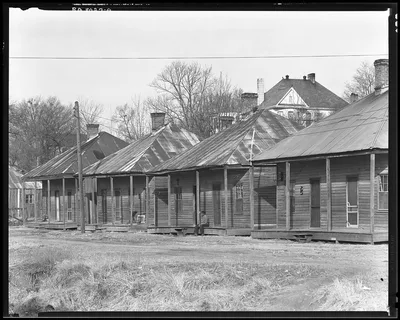 Negro houses. Vicksburg, Mississippi, 1936