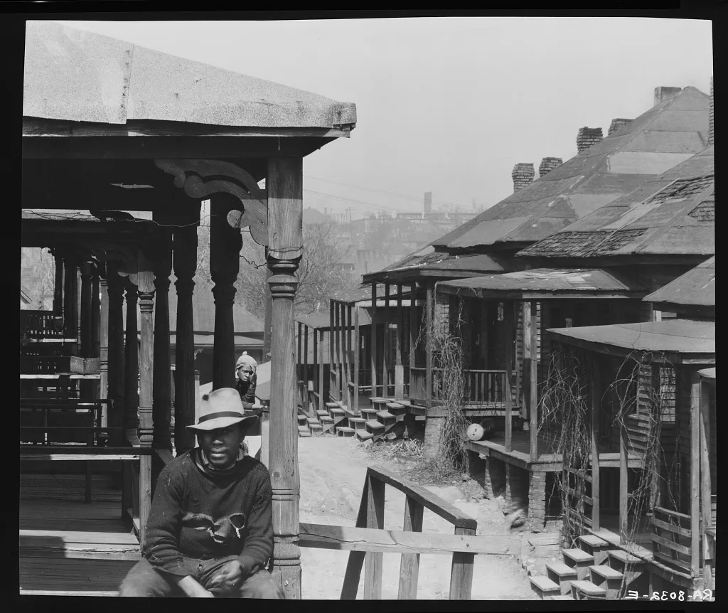 Negroes and houses. Atlanta, Georgia, 1936
