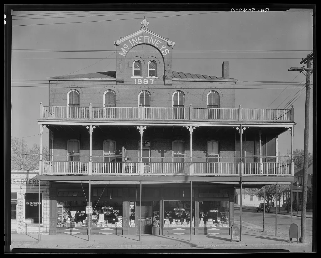 1890s commercial architecture. Vicksburg, Mississippi, 1936