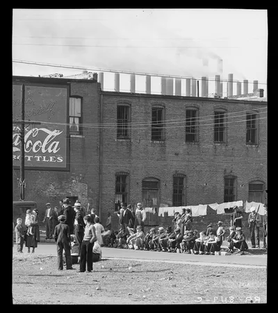 Birmingham suburban crowd. Alabama, 1936