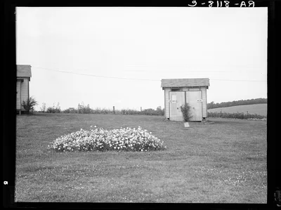 Tourist camp privy. Georgia, 1936