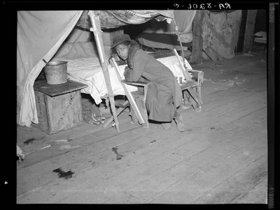 Negro girl in the temporary infirmary. Forrest City, Arkansas, 1937