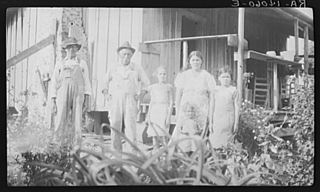 Gus Rivers, a Cajun living near the McIntosh community in Washington…, Alabama, 1936